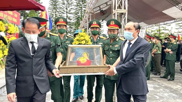 ha tinh truy dieu an tang 11 hai cot liet sy hy sinh tai lao hinh 2