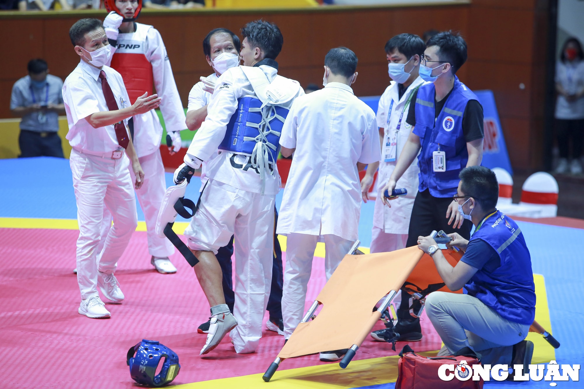 hinh anh vo si cua campuchia bi ha do van tai ban ket doi khang taekwondo hinh 6