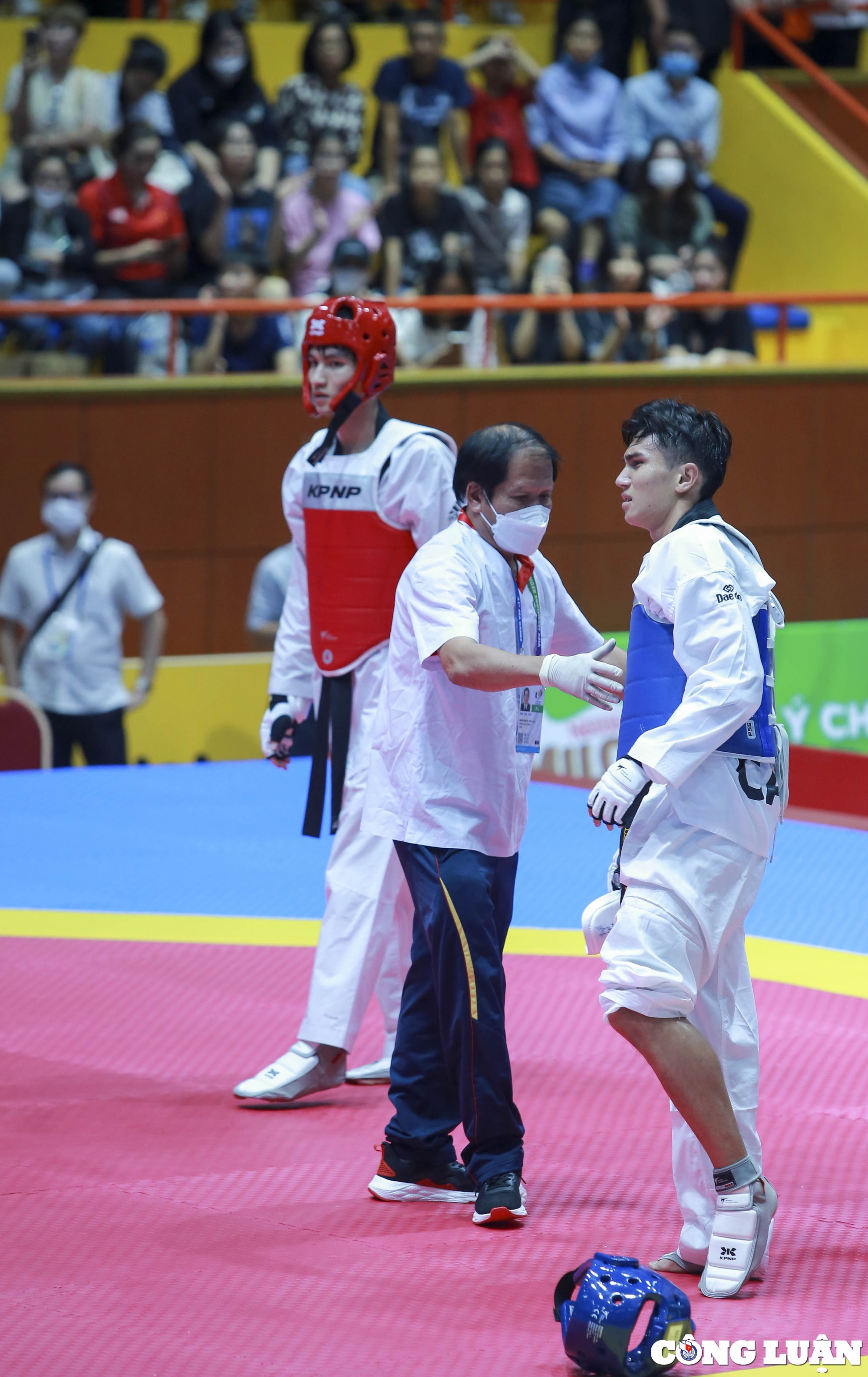 hinh anh vo si cua campuchia bi ha do van tai ban ket doi khang taekwondo hinh 7