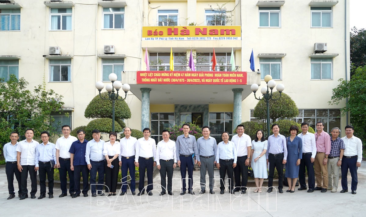 tiep tuc ho tro cac co quan bao chi dia phuong nang cao chat luong cong tac tuyen truyen hinh 4