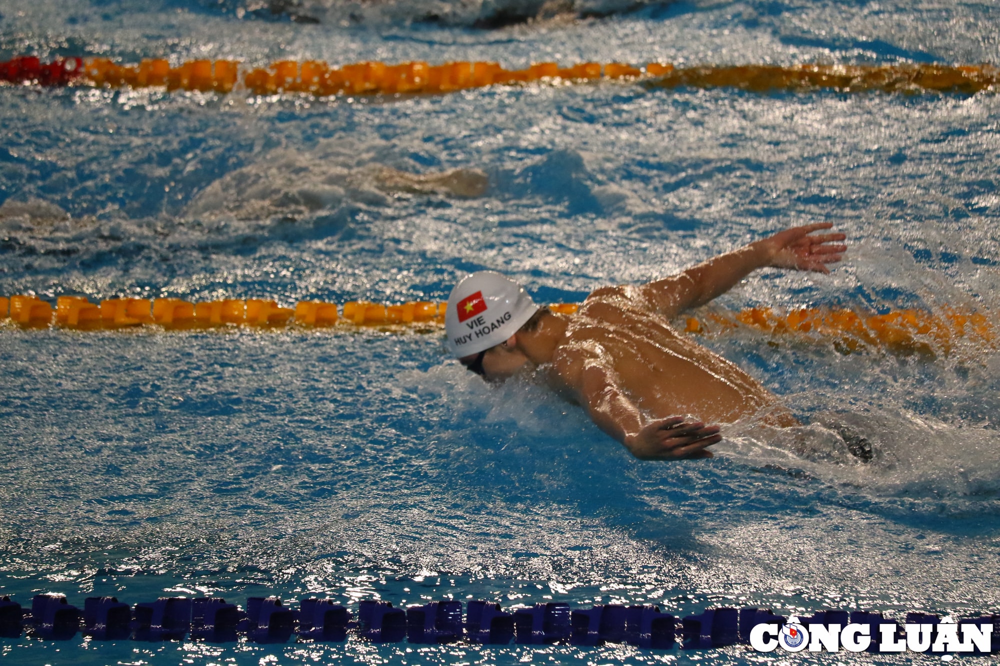 nguyen huy hoang gianh hcv noi dung 200 m boi buom nam hinh 5