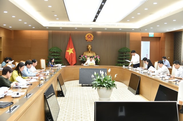 pho thu tuong le minh khai don doc 8 bo nganh co quan trung uong giai ngan von dau tu cong hinh 1