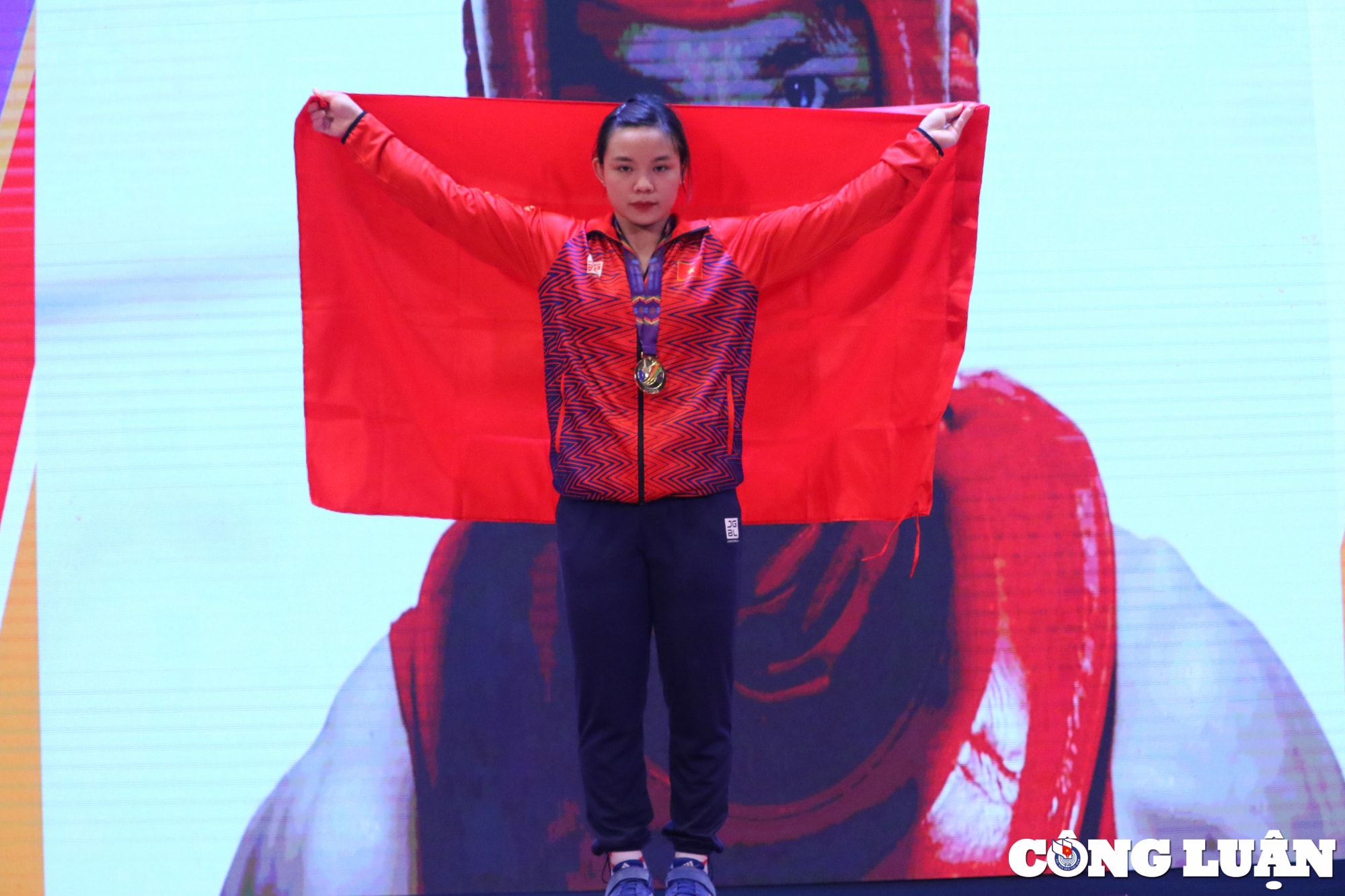 do cu pham thi hong thanh gianh hcv cu ta hang can 64 kg hinh 8