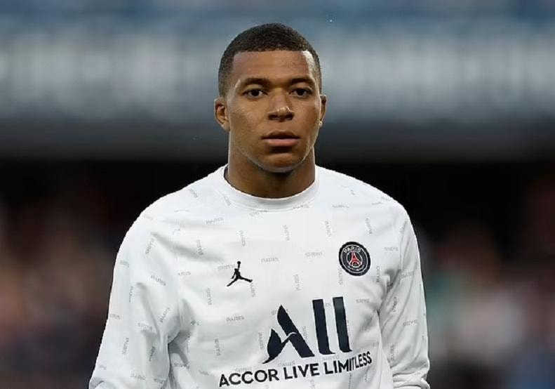 mbappe gia han hop dong voi psg huong luong len toi 100 trieu euro nam hinh 3