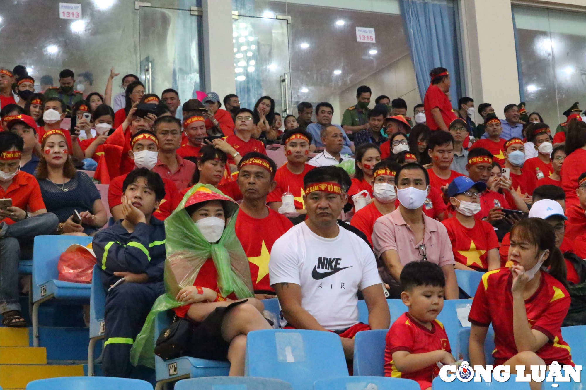 san my dinh ngap trong sac do truoc tran chung ket sea games 31 hinh 2