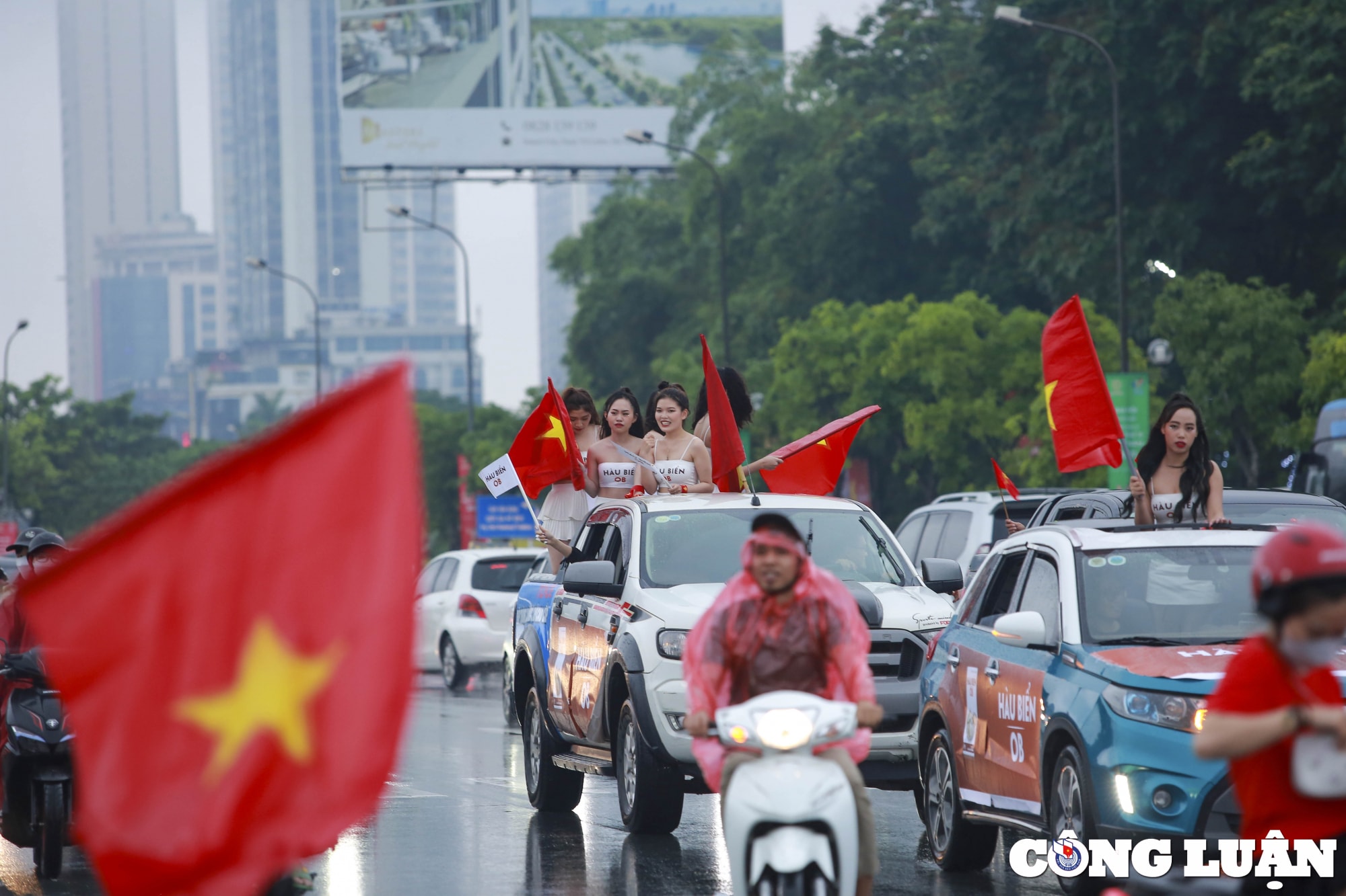 ngam nhin dan co dong vien sieu xinh sieu dang yeu tai san van dong my dinh hinh 1