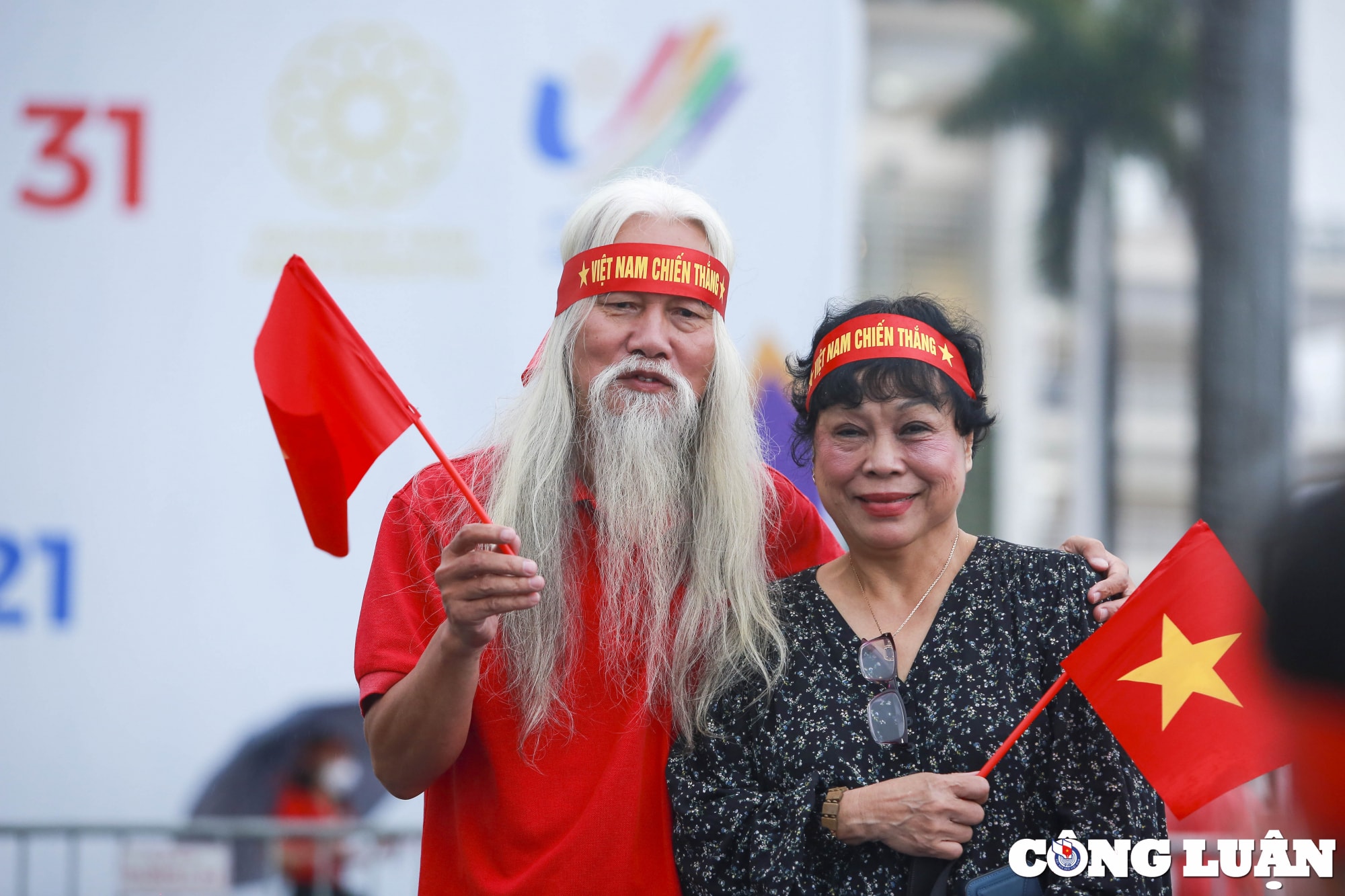 ngam nhin dan co dong vien sieu xinh sieu dang yeu tai san van dong my dinh hinh 9