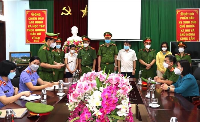 giam doc cdc ha giang bi khai tru dang vi nhan tien boi tron tu cong ty viet a hinh 1
