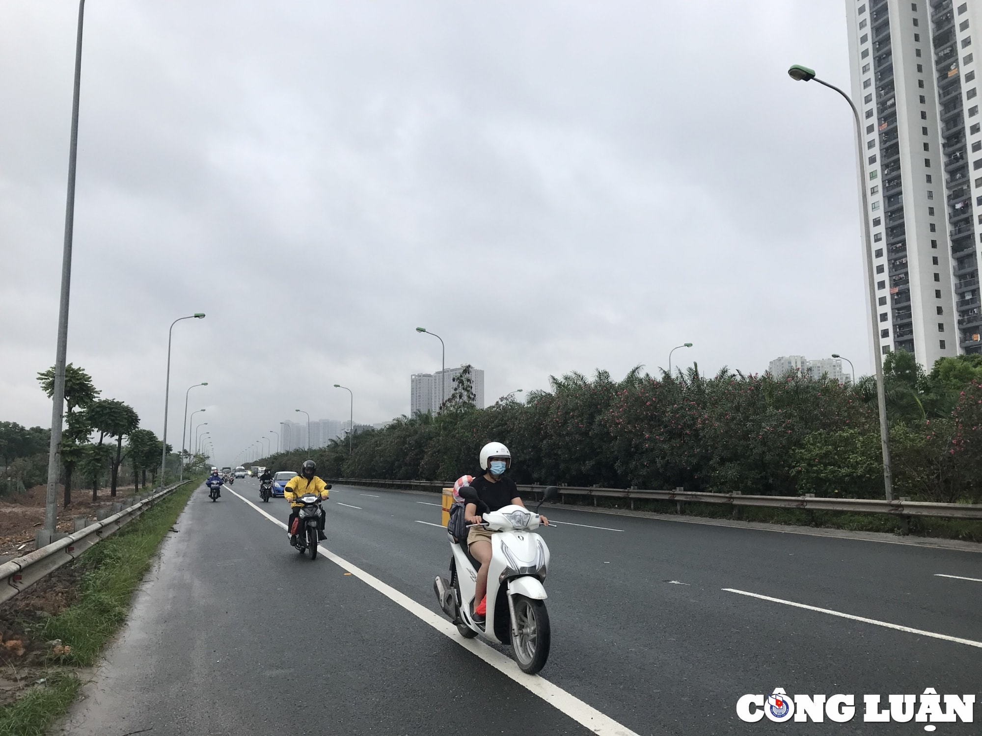 duong gom dai lo thang long ngap nhu song giao thong te liet hinh 7