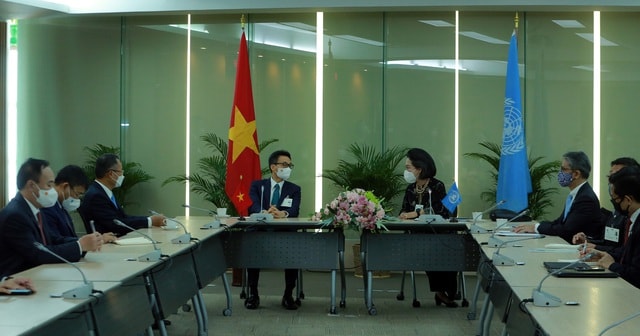 luon dat con nguoi o trung tam cua moi hoat dong phat trien hinh 3