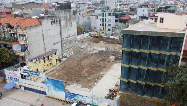 ha noi chot thoi han pha do nha cao tang khong phep so 84 duong lang hinh 2