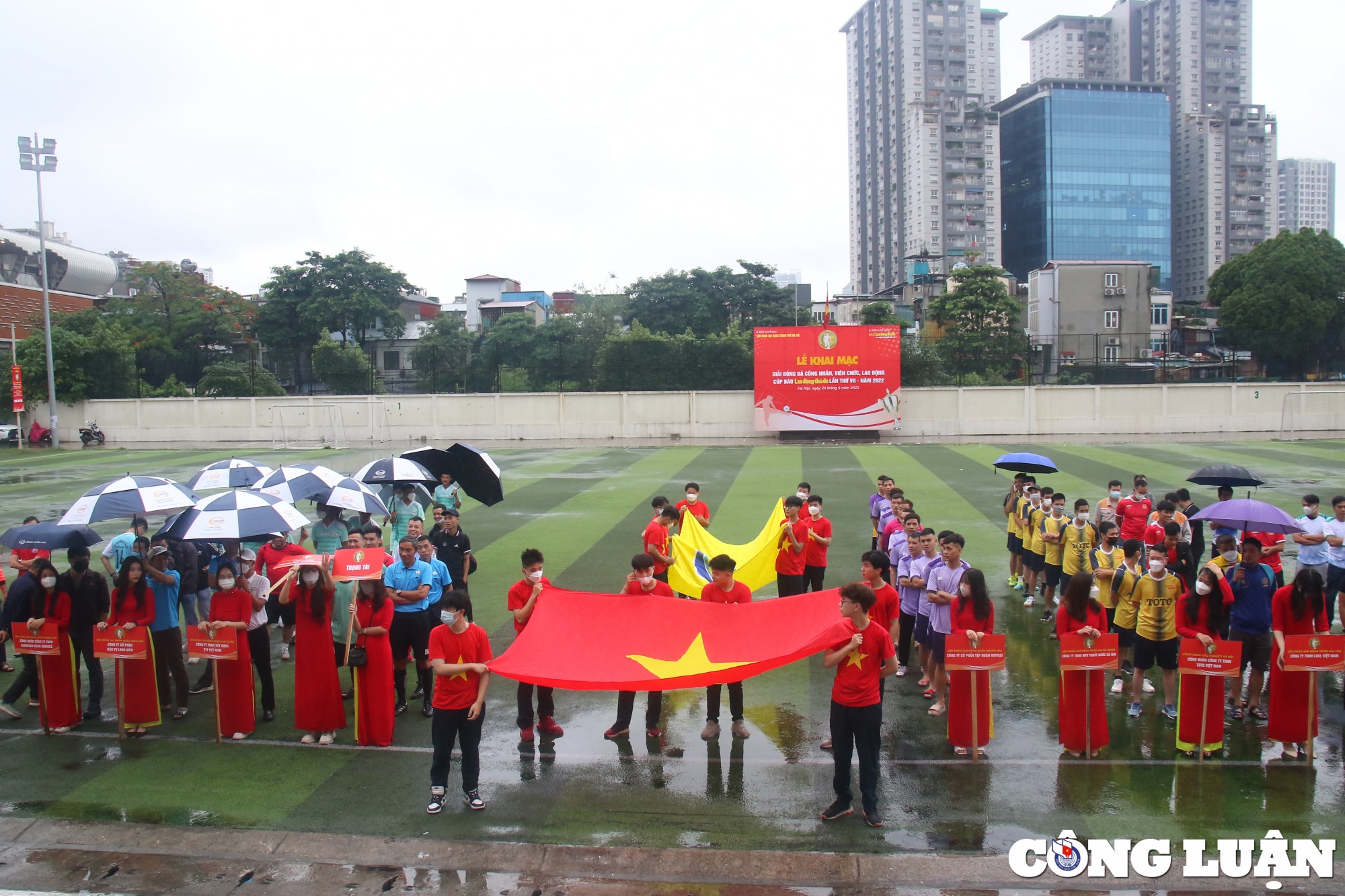 khai mac giai bong da cong nhan vien chuc lao dong cup bao lao dong thu do lan thu vii nam 2022 hinh 2