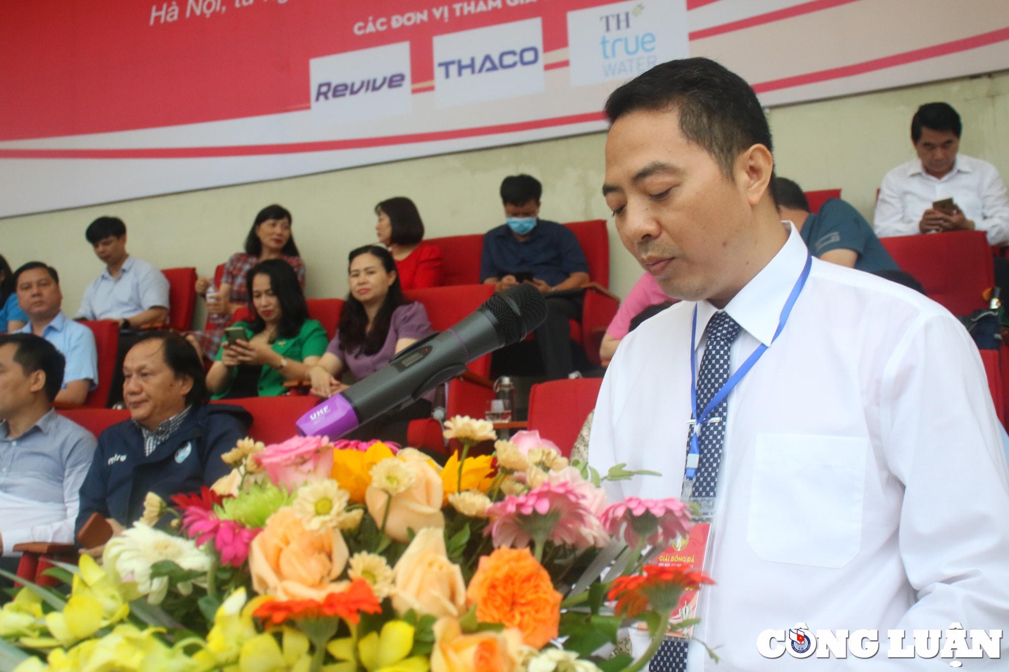 khai mac giai bong da cong nhan vien chuc lao dong cup bao lao dong thu do lan thu vii nam 2022 hinh 1