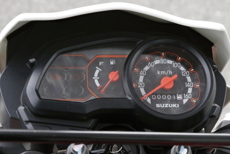 ngam xe con tay co nho 2022 suzuki raider j crossover so huu thiet ke doc dao hinh 6