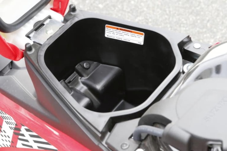ngam xe con tay co nho 2022 suzuki raider j crossover so huu thiet ke doc dao hinh 8