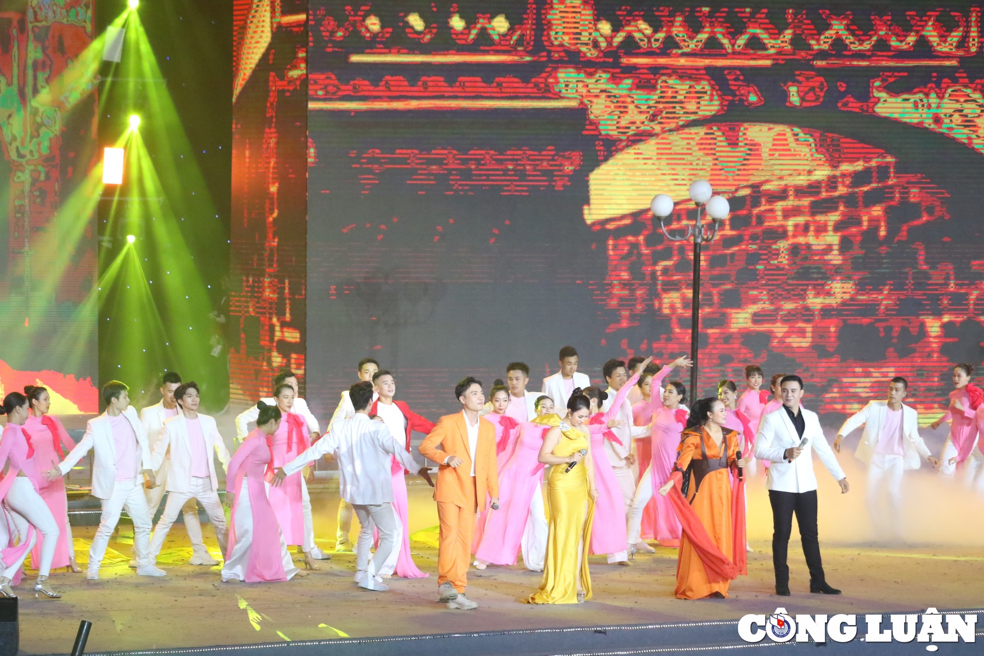nhung khoanh khac an tuong nhat tai le be mac sea games 31 hinh 11