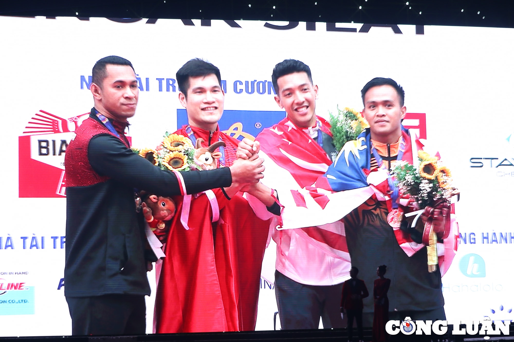 nhung khoanh khac an tuong nhat tai le be mac sea games 31 hinh 16