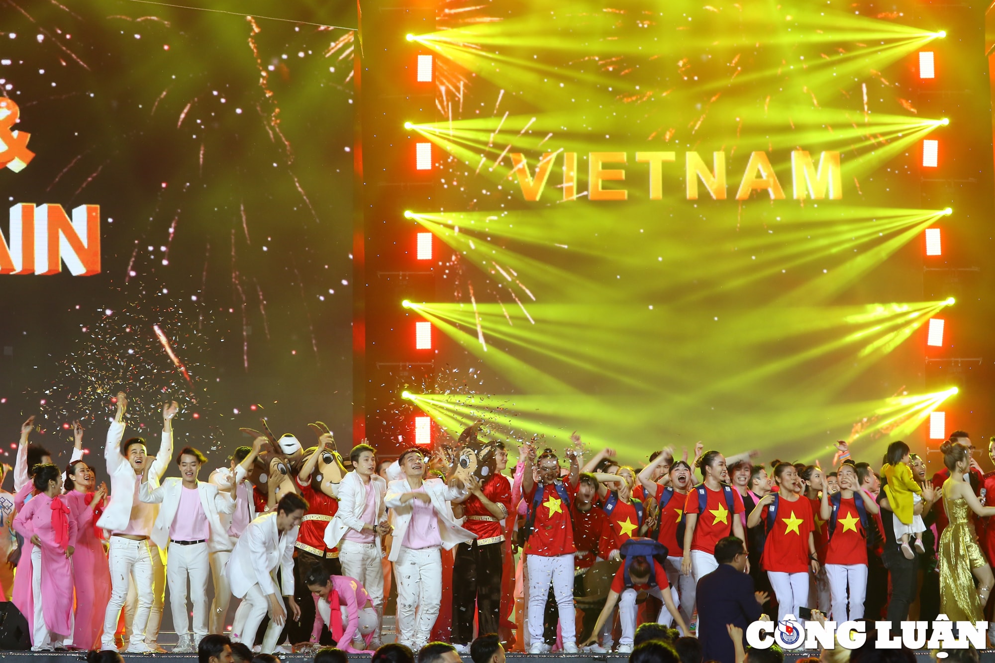 nhung khoanh khac an tuong nhat tai le be mac sea games 31 hinh 19