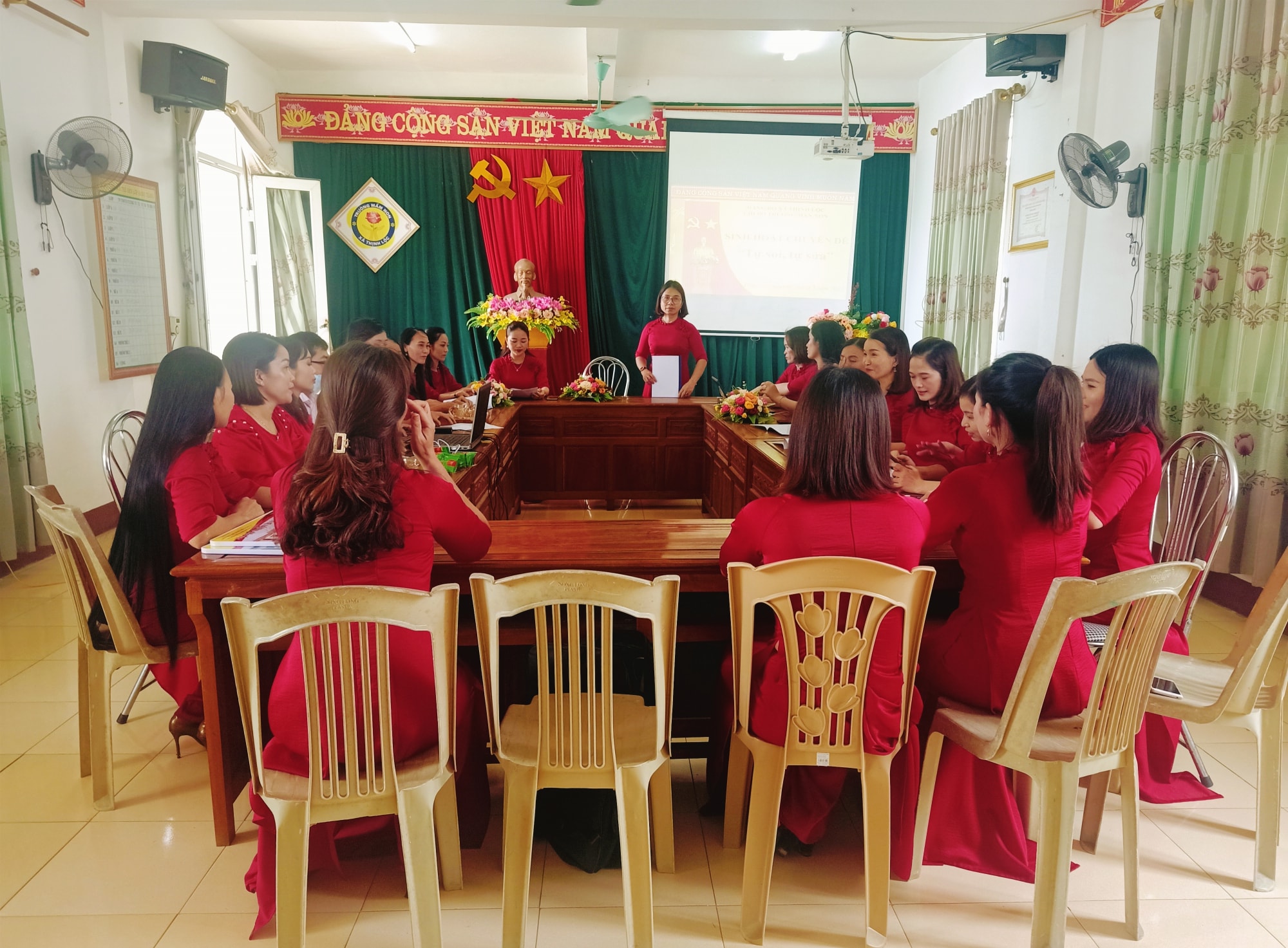 truong mam non thinh loc diem sang trong xay dung truong dat chuan quoc gia hinh 5