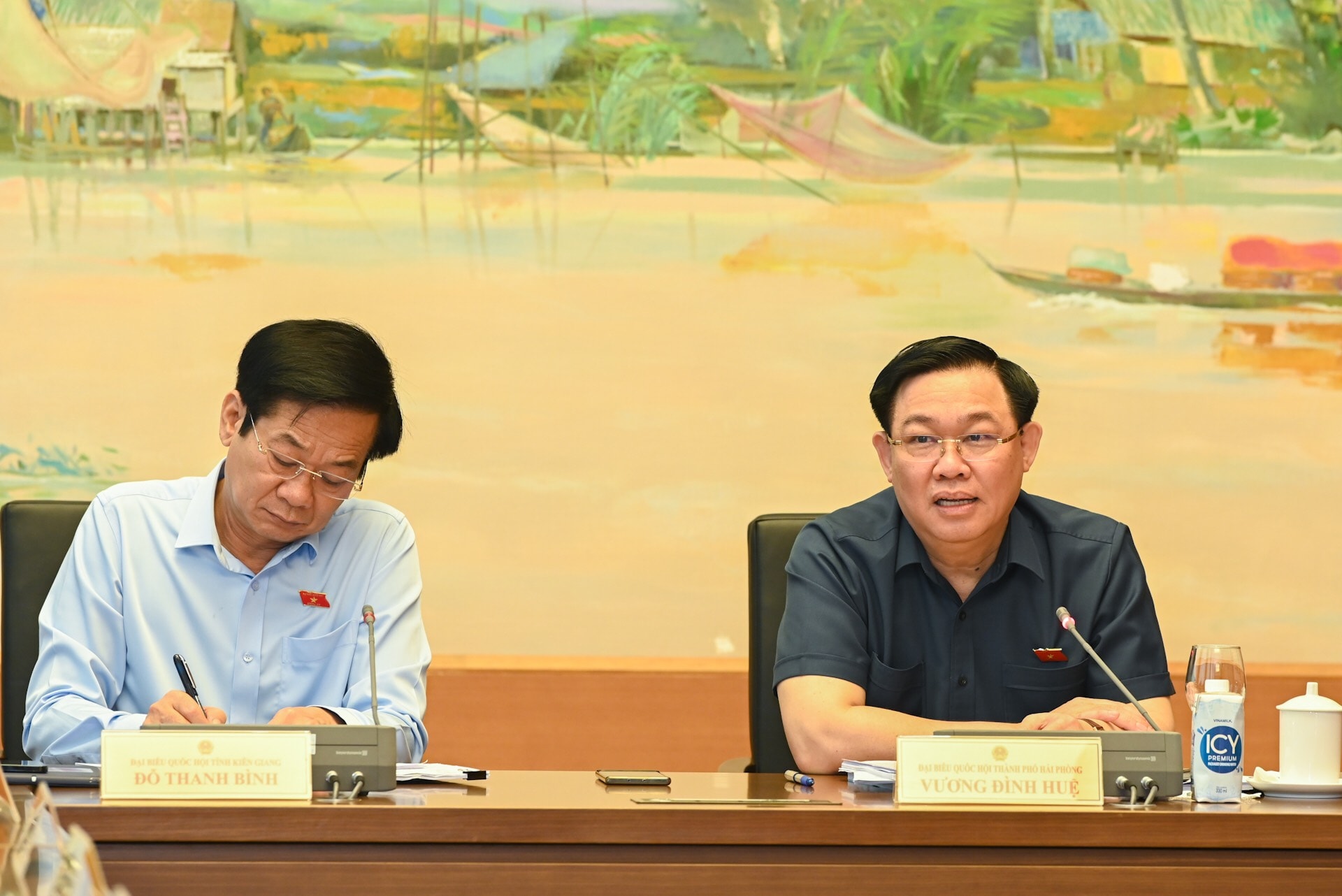 chu tich quoc hoi lo ngai goi kich thich kinh te 347 nghin ty dong co tien ma khong tieu duoc hinh 2