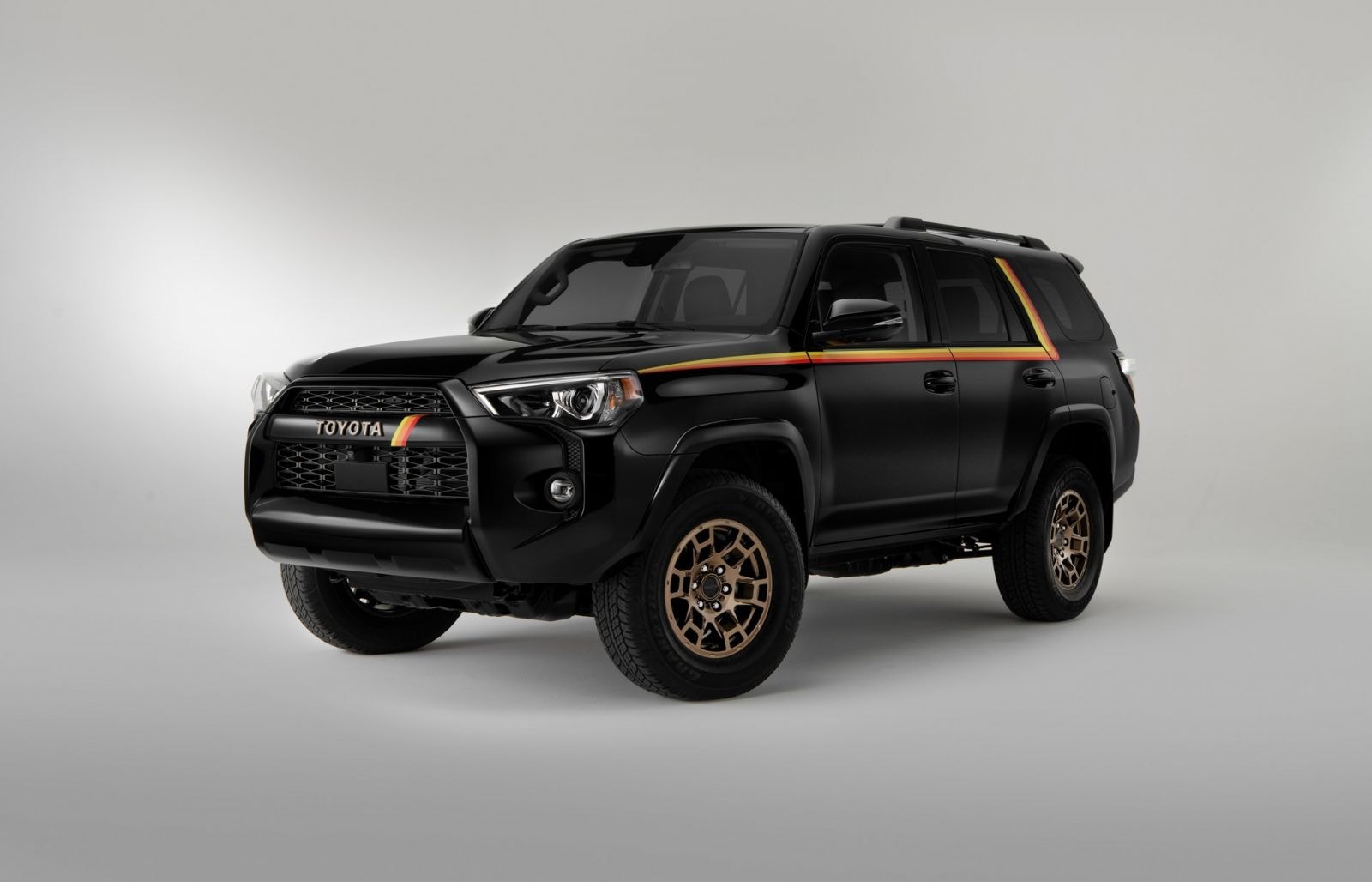 ngam mau xe toyota 4runner phien ban 40th anniversary edition hinh 1