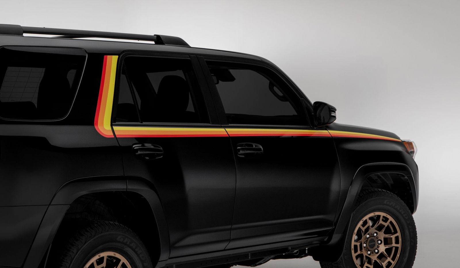 ngam mau xe toyota 4runner phien ban 40th anniversary edition hinh 3
