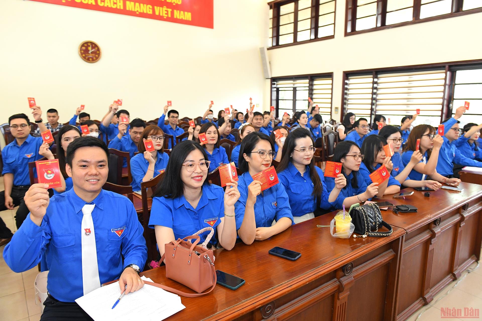 doan thanh nien cong san ho chi minh bao nhan dan doan ket sang tao phat trien hinh 3