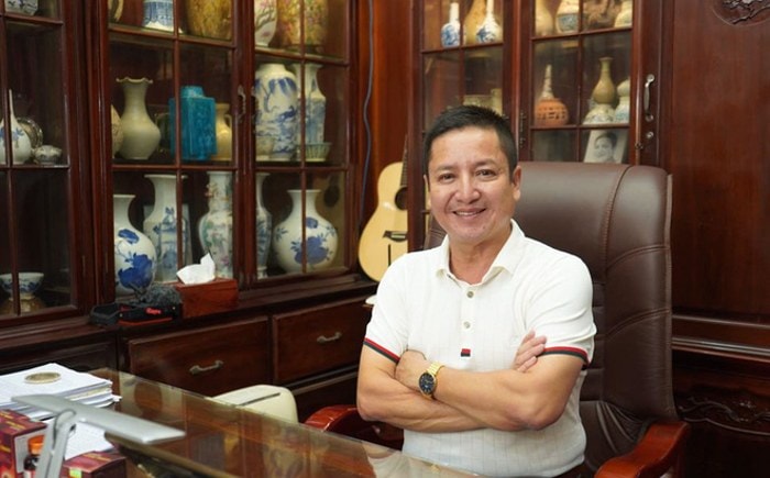 nghe si uu tu chi trung nghi huu duoc moi lam co van nha hat tuoi tre hinh 7