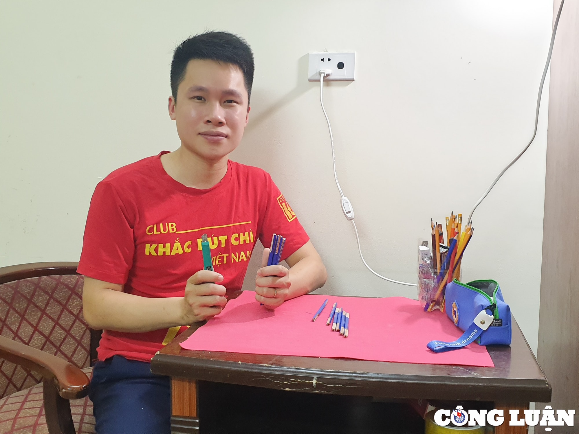 doc dao nghe thuat khac tren but chi cua chang trai 9x hinh 7