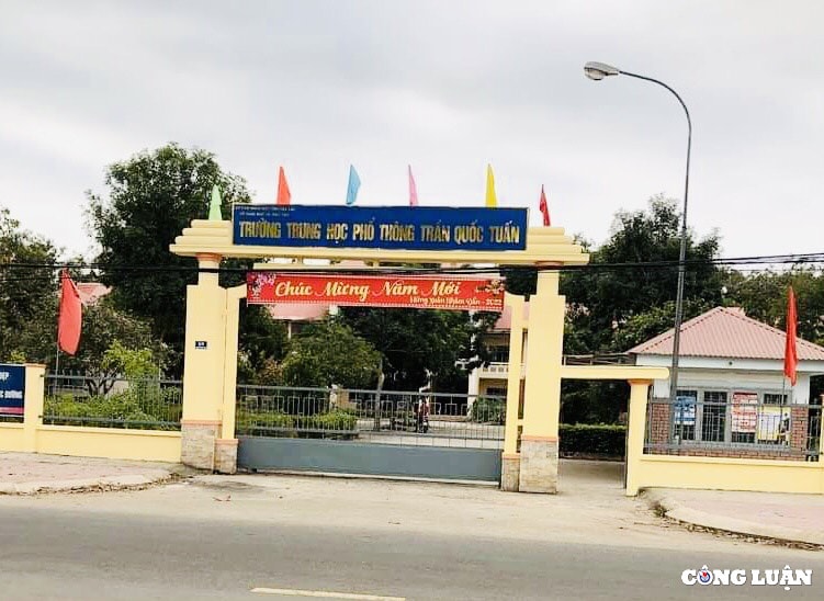 gia lai nghi van nu sinh lop 11 bi rach mat vi mau thuan trong hoc tap hinh 1