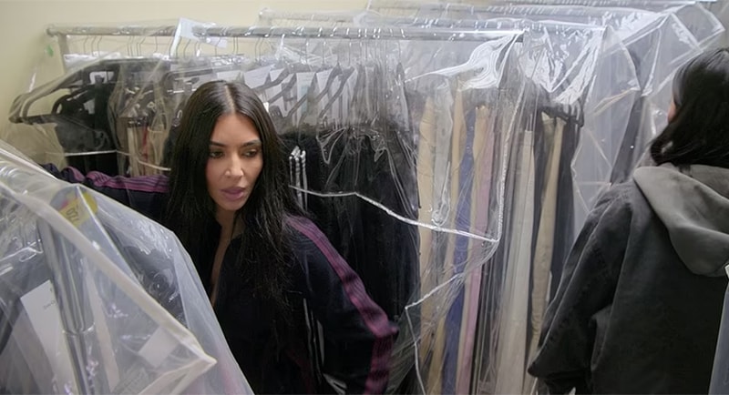 choang vang khi kim kardashian so huu nha kho chua 30000 mon do thoi trang hinh 3