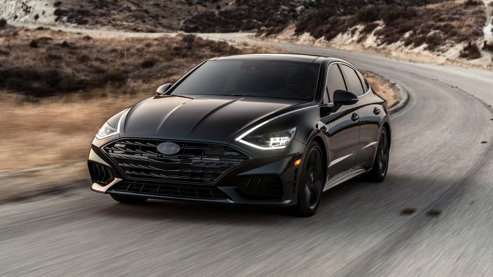 kia k5 va hyundai sonata sap bi khai tu tai my hinh 1