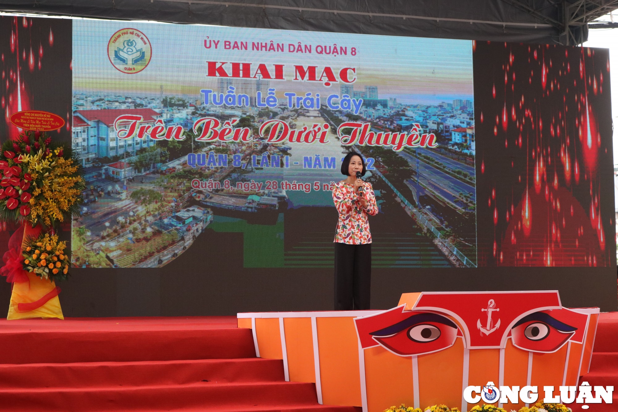 ron rang khai mac tuan le trai cay tren ben duoi thuyen tai tp hcm hinh 18