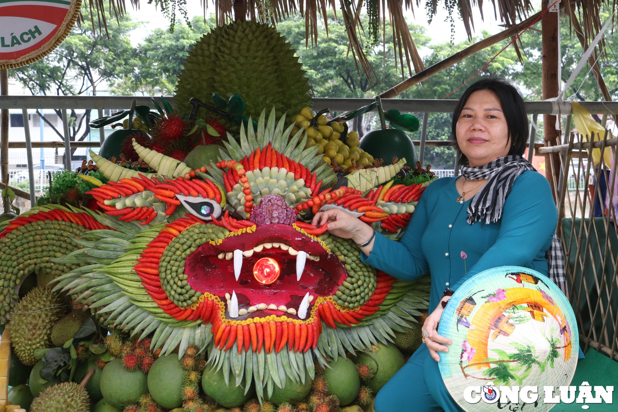 ron rang khai mac tuan le trai cay tren ben duoi thuyen tai tp hcm hinh 4