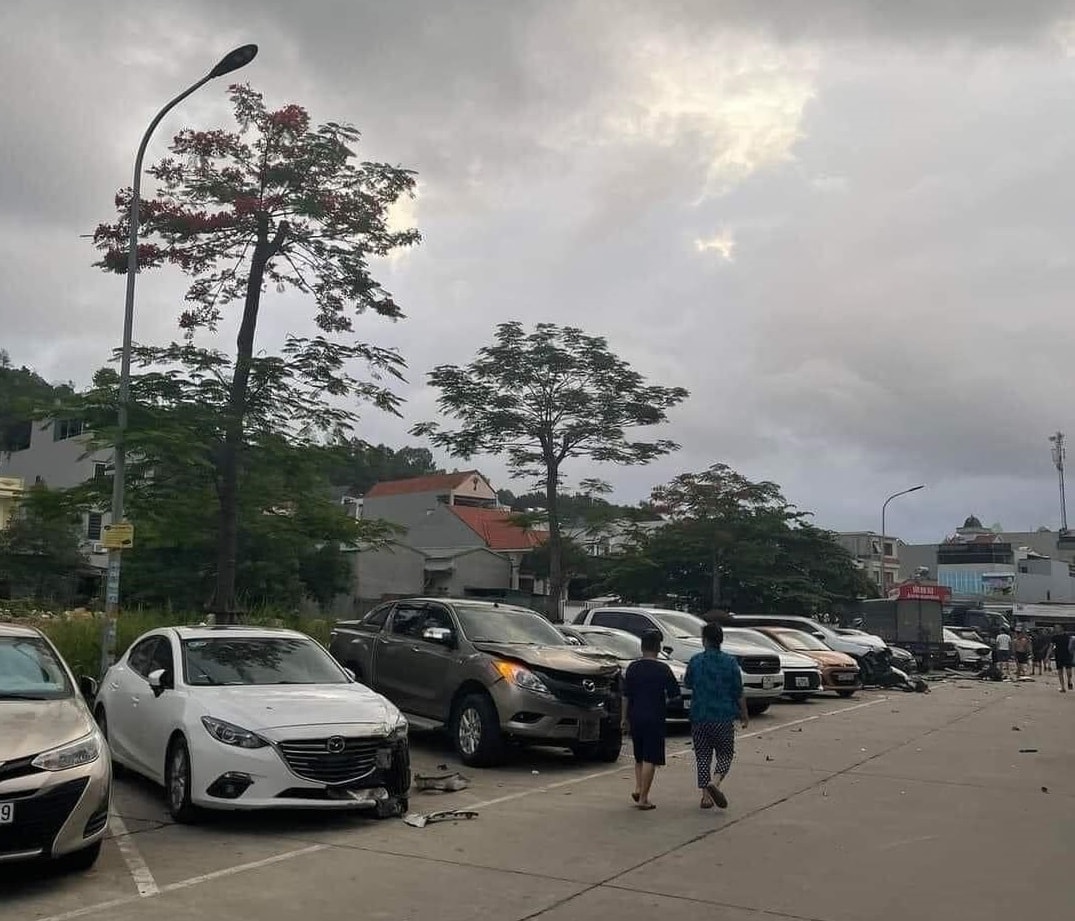 quang ninh 10 o to hu hong nang sau cu dam lien hoan cua xe ban tai hinh 3