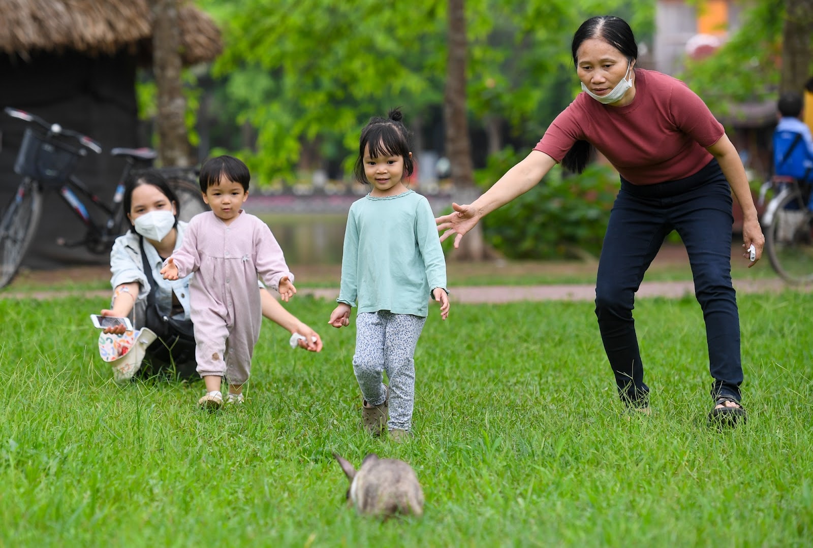 tre em pho thi vui tet thieu nhi trong do thi trieu cay xanh hinh 10