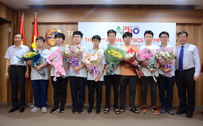 8 8 hoc sinh viet nam doat giai tai olympic vat li chau a thai binh duong hinh 1