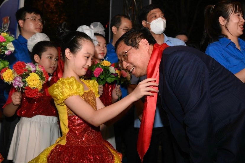 hay lang nghe tre em bang trai tim hay bao ve tre em bang hanh dong hinh 2
