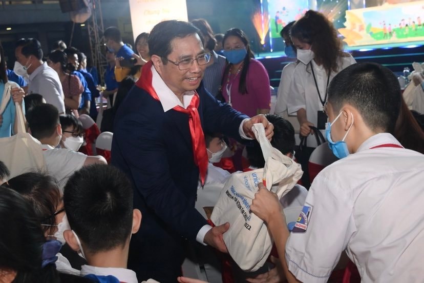hay lang nghe tre em bang trai tim hay bao ve tre em bang hanh dong hinh 3