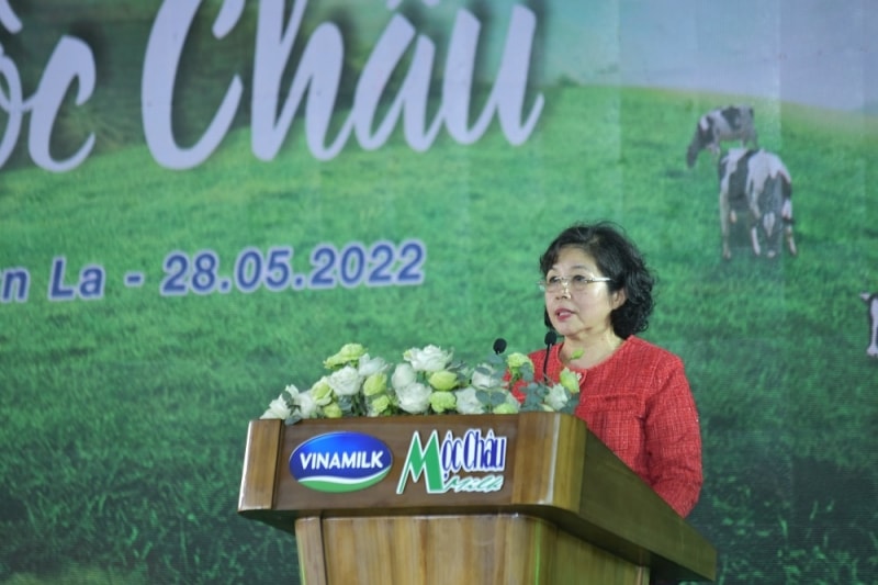 moc chau milk va vinamilk chinh thuc ra mat va khoi cong du an to hop thien duong sua moc chau hinh 3