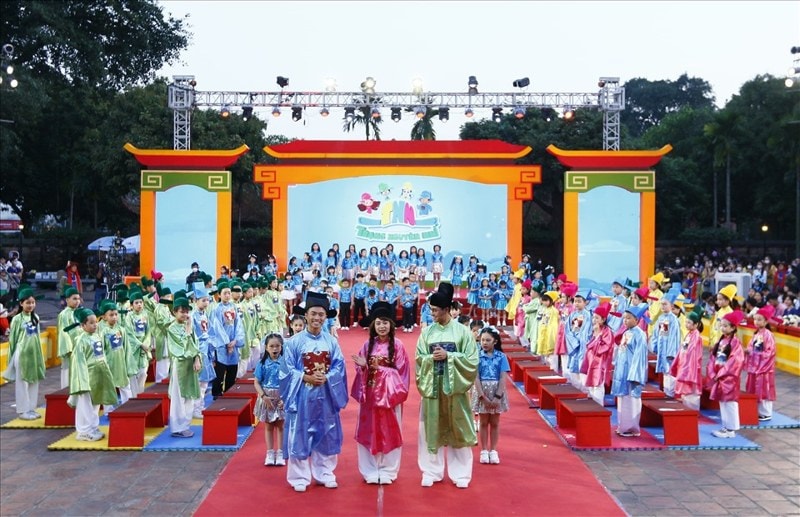 50 trang nguyen nhi dua tai tai van mieu  quoc tu giam hinh 5