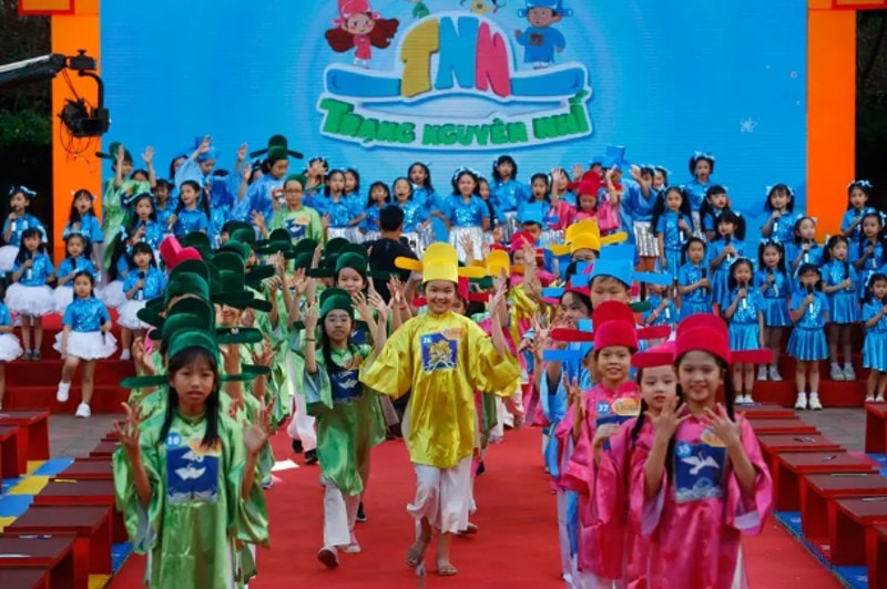 50 trang nguyen nhi dua tai tai van mieu quoc tu giam hinh 1