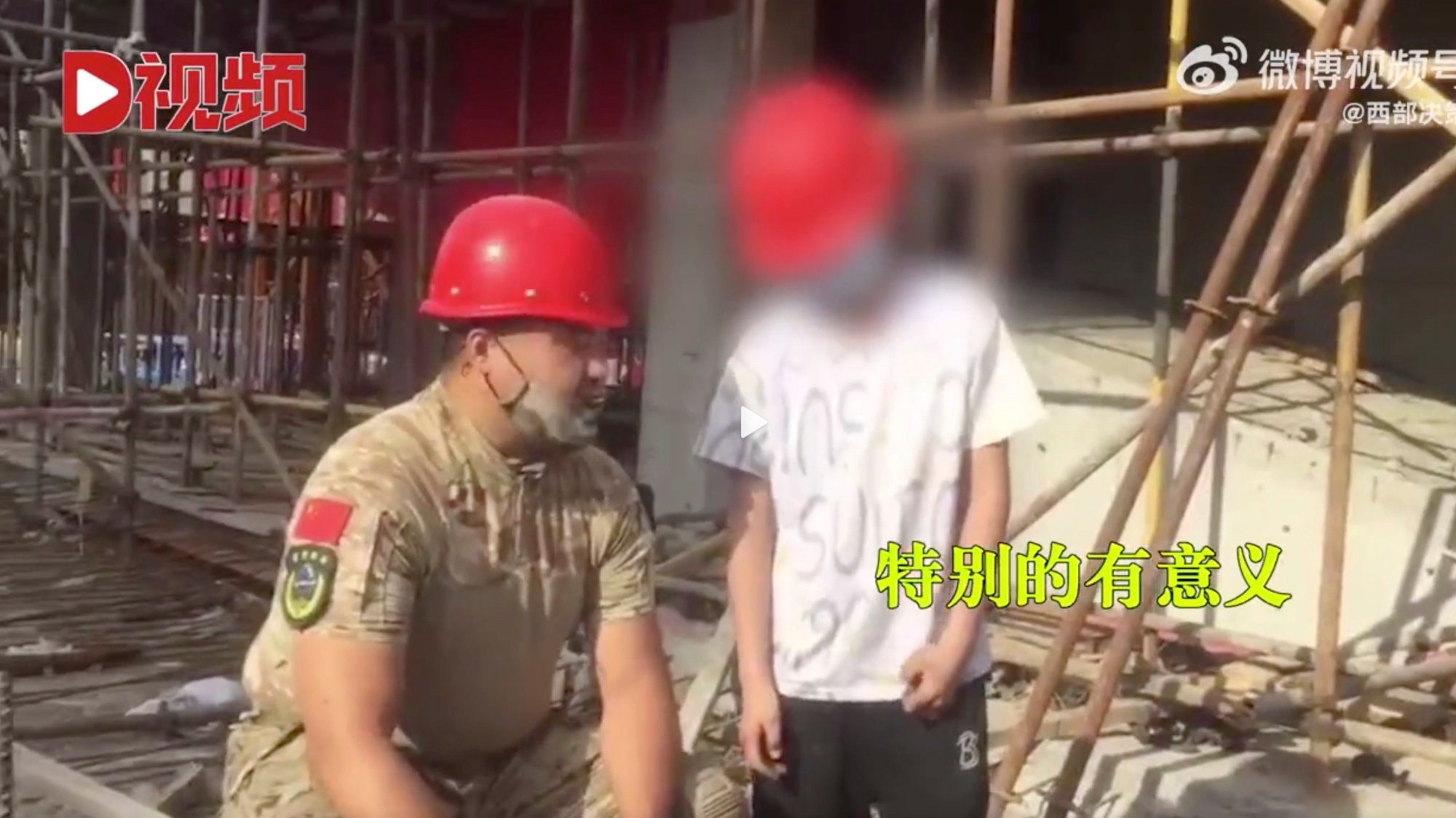 co giao trung quoc dua hoc sinh xem cong viec vat va cua me de giao duc hinh 1