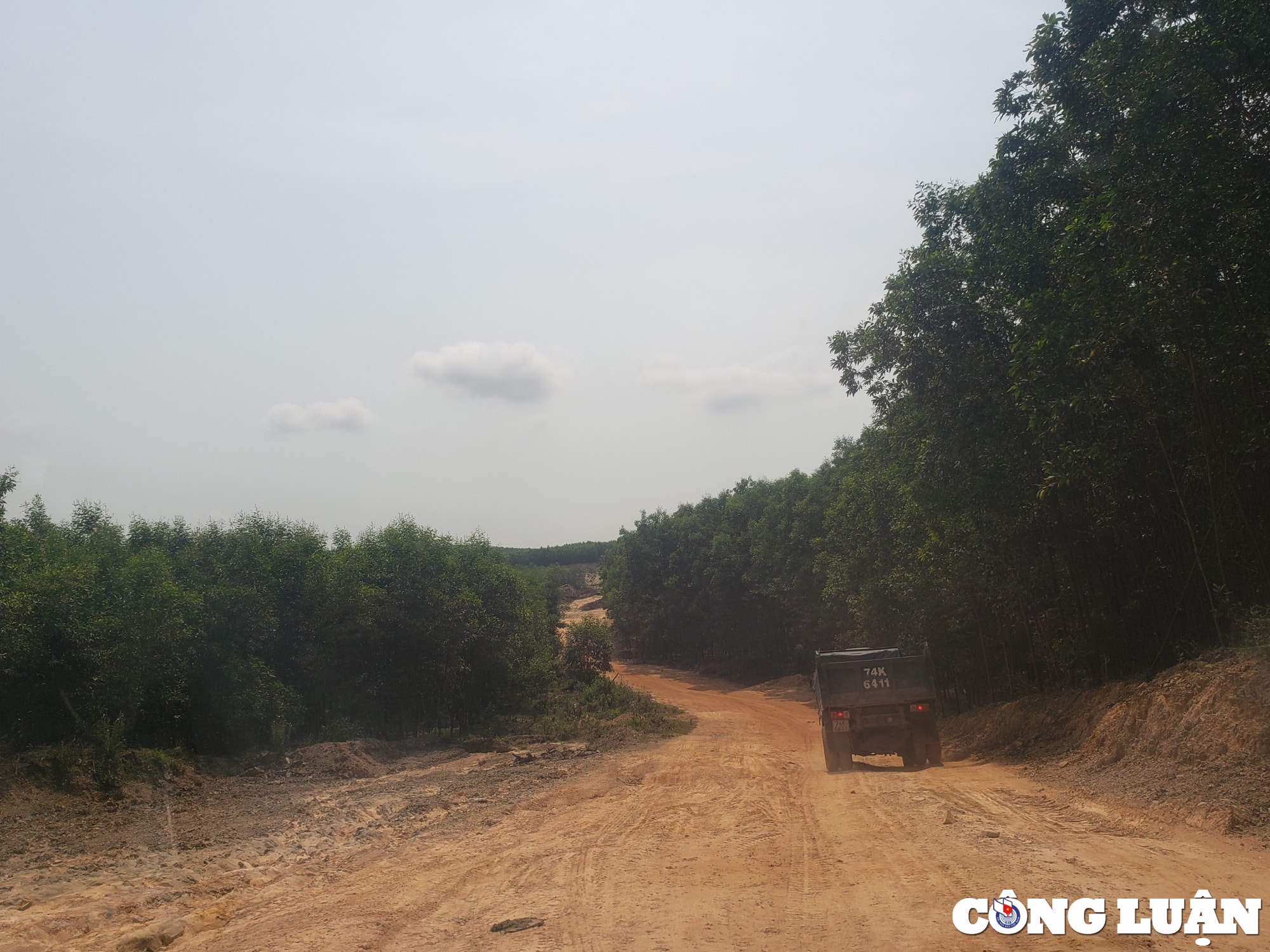 vu tai xe bi hanh hung tai quang tri lap doan kiem tra viec khai thac dat khu mo hinh 1