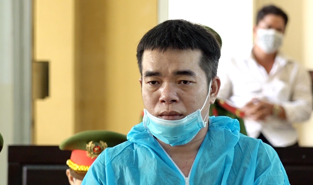 tu hinh ke hiep dam roi giet be gai 12 tuoi tren nui hinh 1