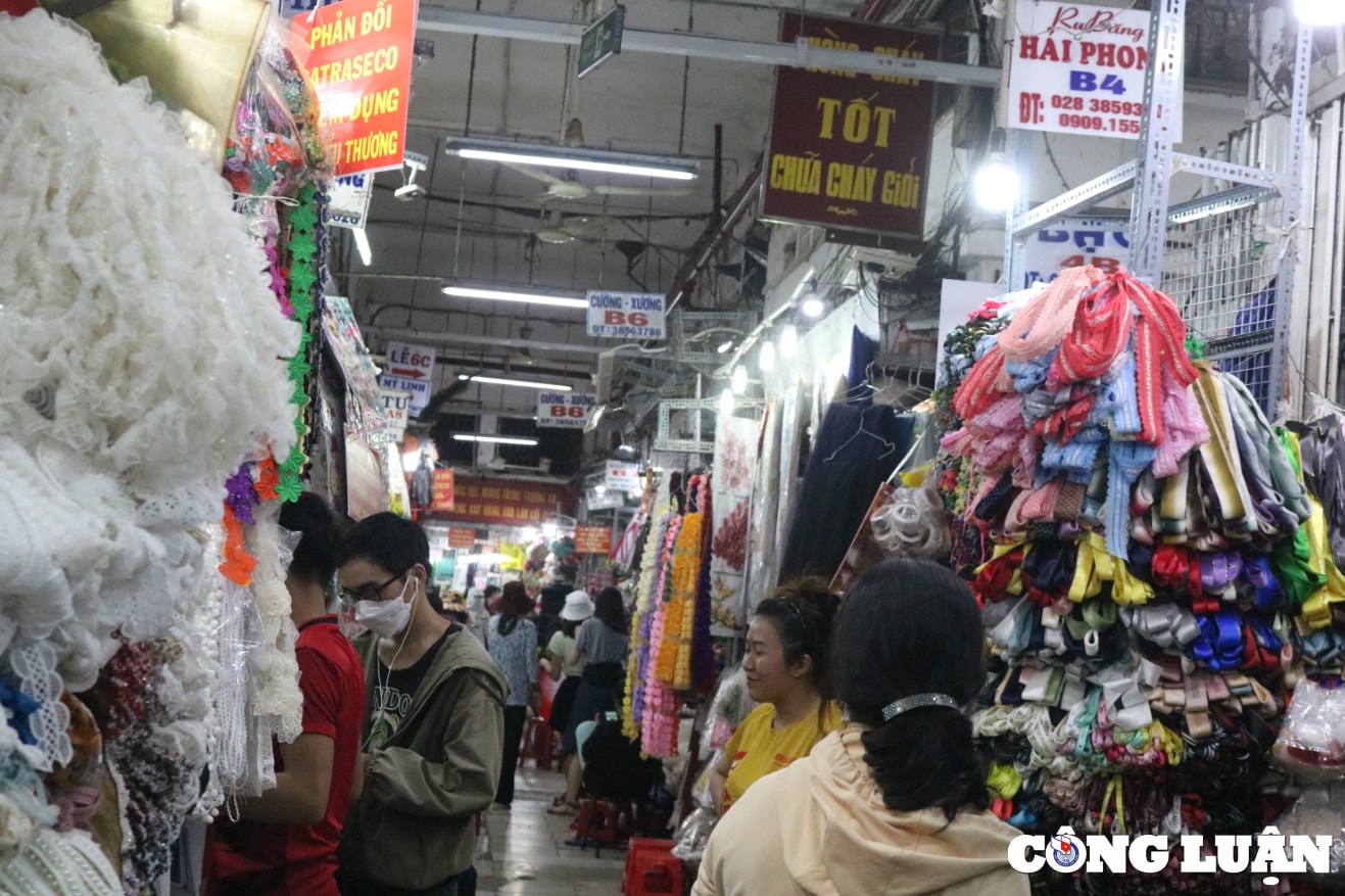 gia thue sap tang 50 130 tieu thuong cho dai quang minh dong loat treo bien phan doi hinh 3