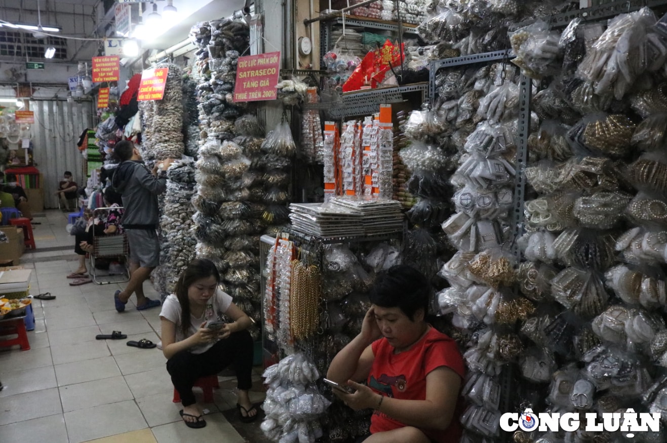 gia thue sap tang 50 130 tieu thuong cho dai quang minh dong loat treo bien phan doi hinh 4