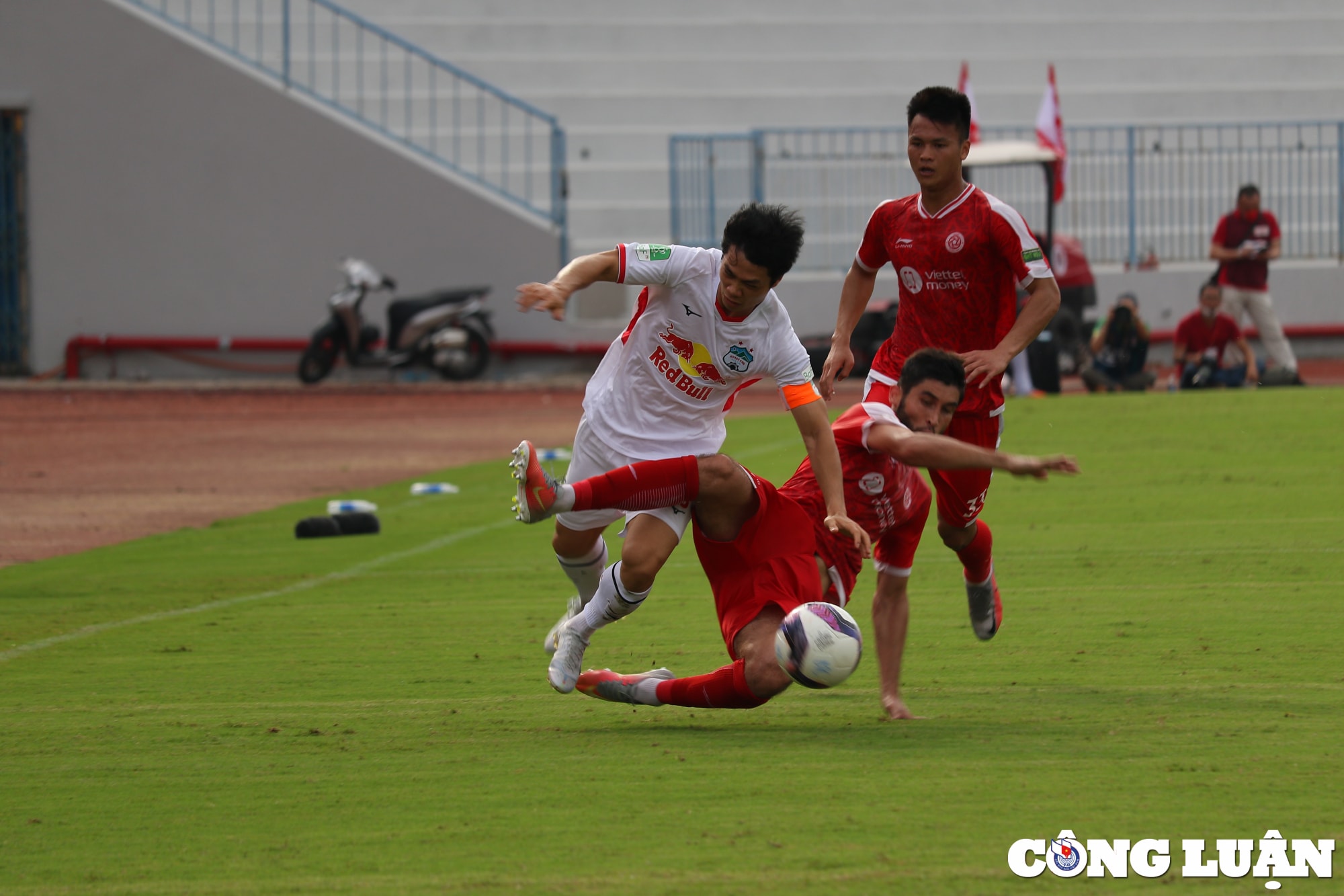 nguoc dong danh bai viettel 2 1 hagl ve thu 3 tai cup tu hung hai phong hinh 1