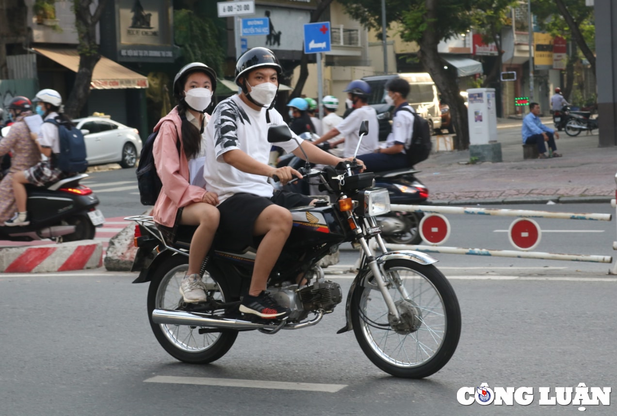hon 92700 hoc sinh lop 9 o tp hcm hoi hop tranh suat vao lop 10 hinh 1