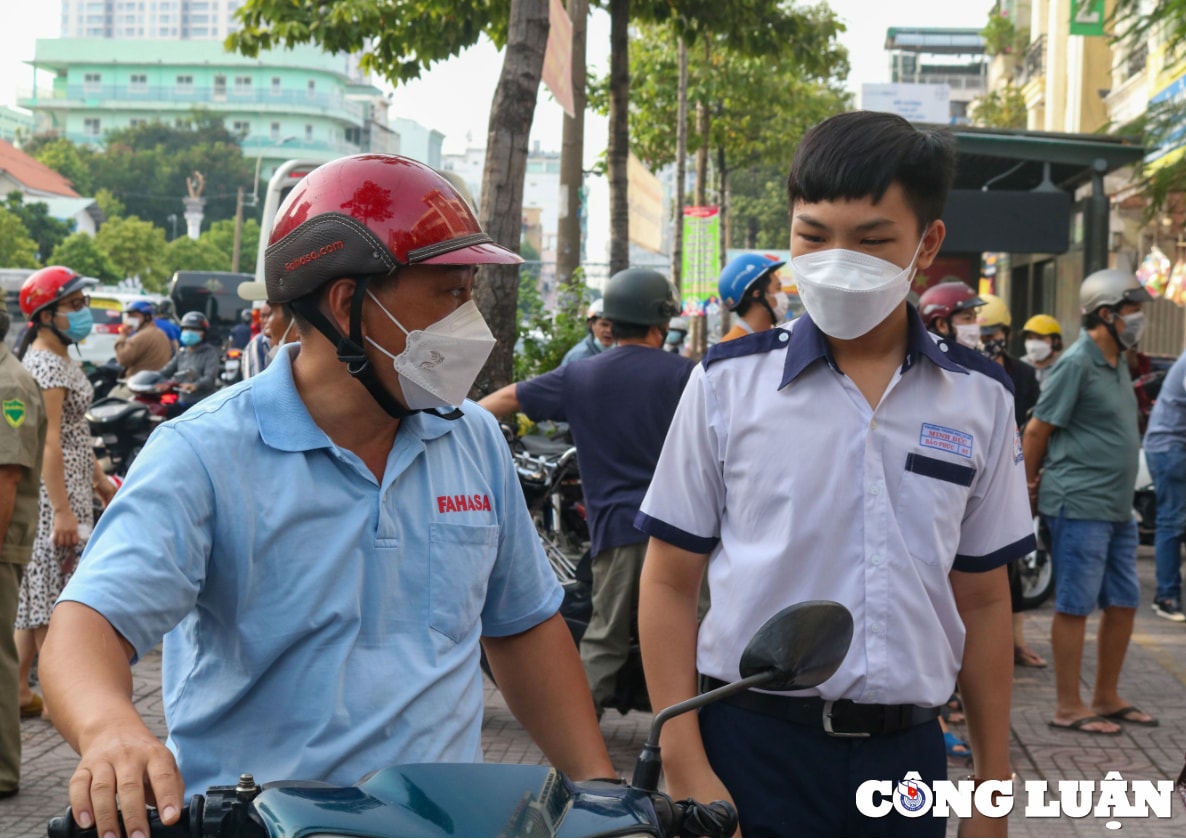 hon 92700 hoc sinh lop 9 o tp hcm hoi hop tranh suat vao lop 10 hinh 17